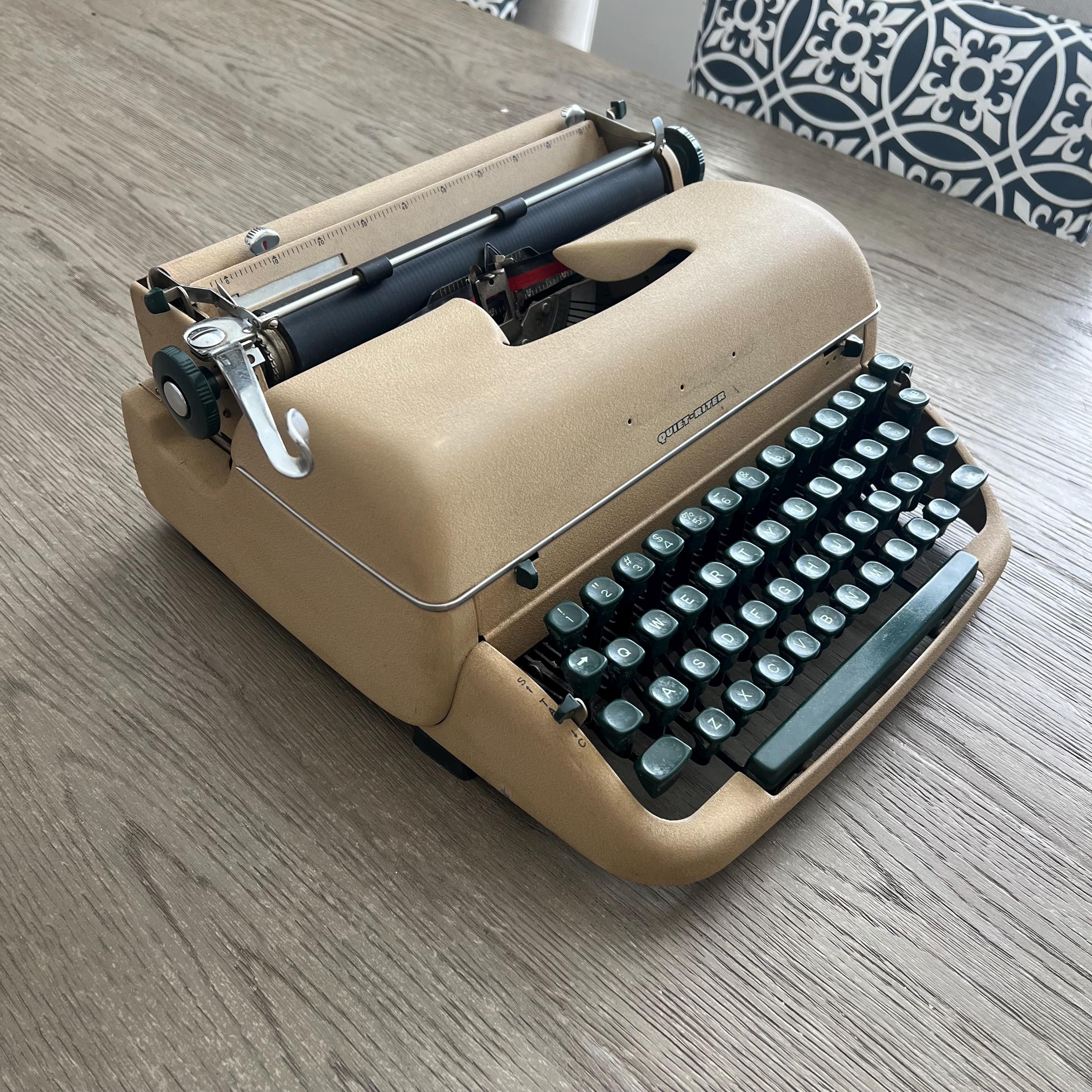 Vintage Remington Rand Quiet-riter Typewriter: Brown With Green