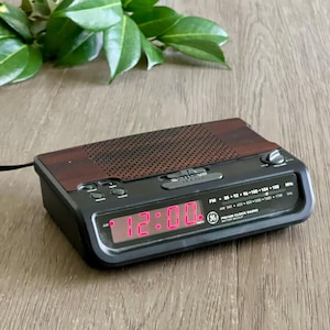 Vintage GE Digital Clock Radio Model 7-4613A Portable Transistor Radio  Tested Working Made in Indonesia Runs on Battery or Power