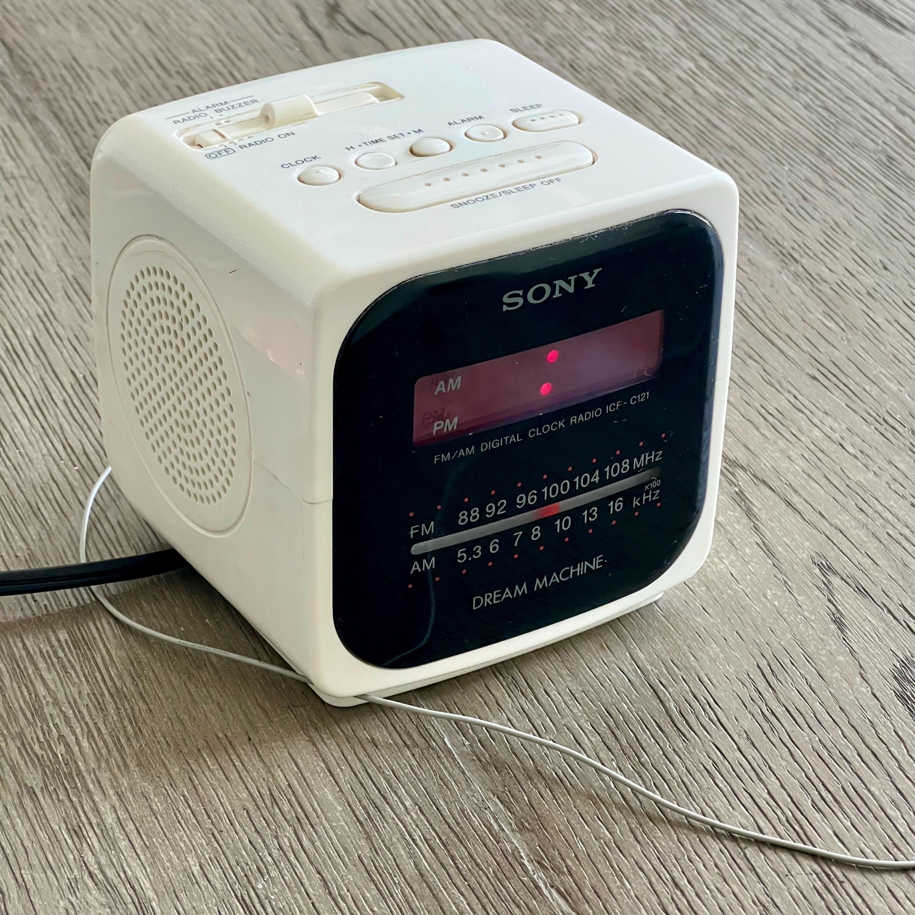 Vintage Sony Dream Machine Digital Clock Radio Model ICF C121