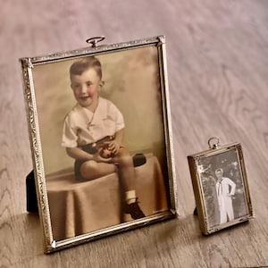 Antike Silber Bilderrahmen 2er-Set Verschiedene Silber Metall Bilderrahmen Staffelei Zurück Tabletop Familie Hochzeit Abschlussfeier Fotogeschenke