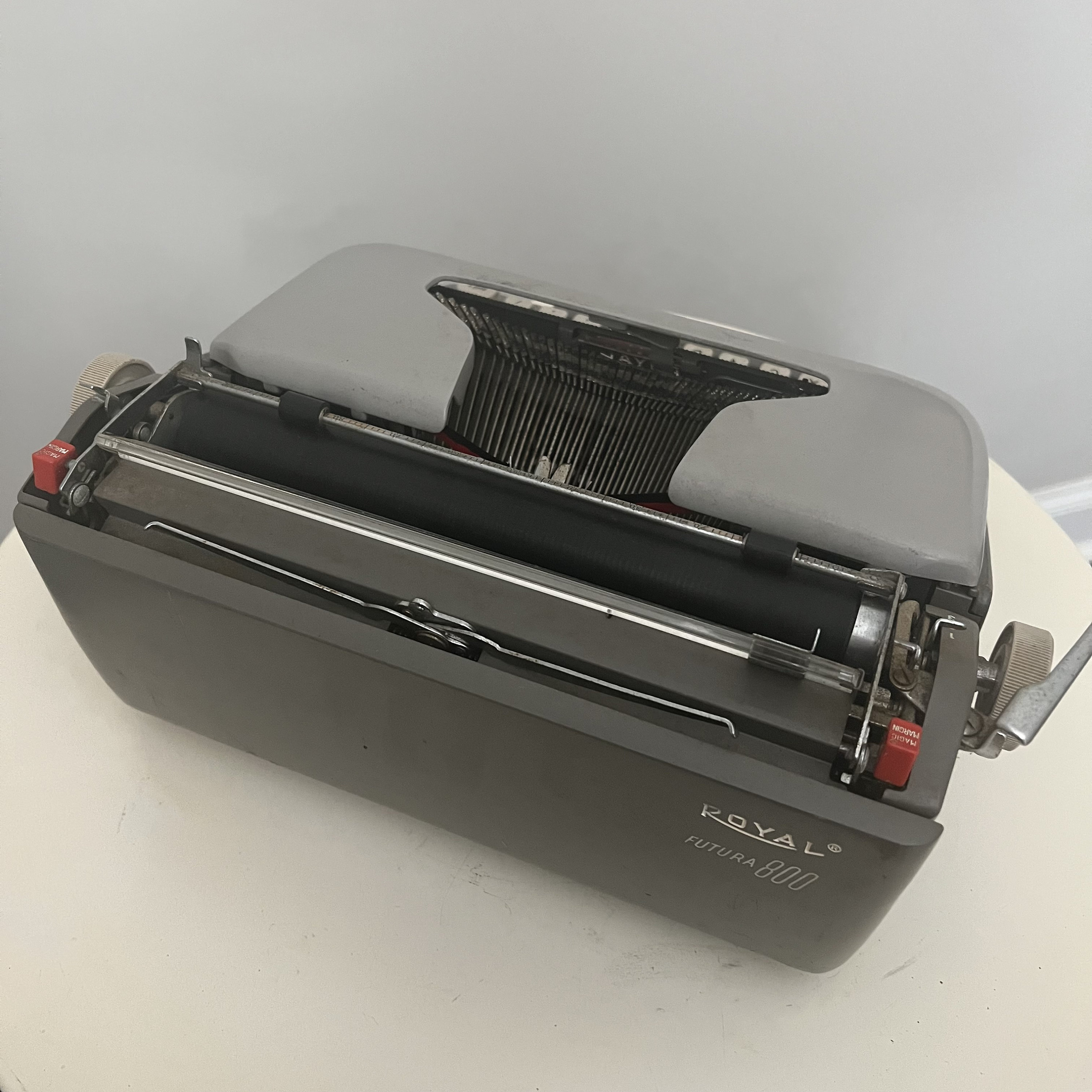 アンティーク Royal Futura 800 タイプライター - 1960年代の