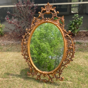 ヴィンテージオーバルゴールドギルトミラー：ハリウッドリージェンシー