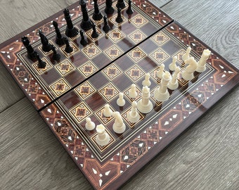 Vintage 3-in-1 Wood Board Game: Chess, Checkers, Backgammon with Pieces