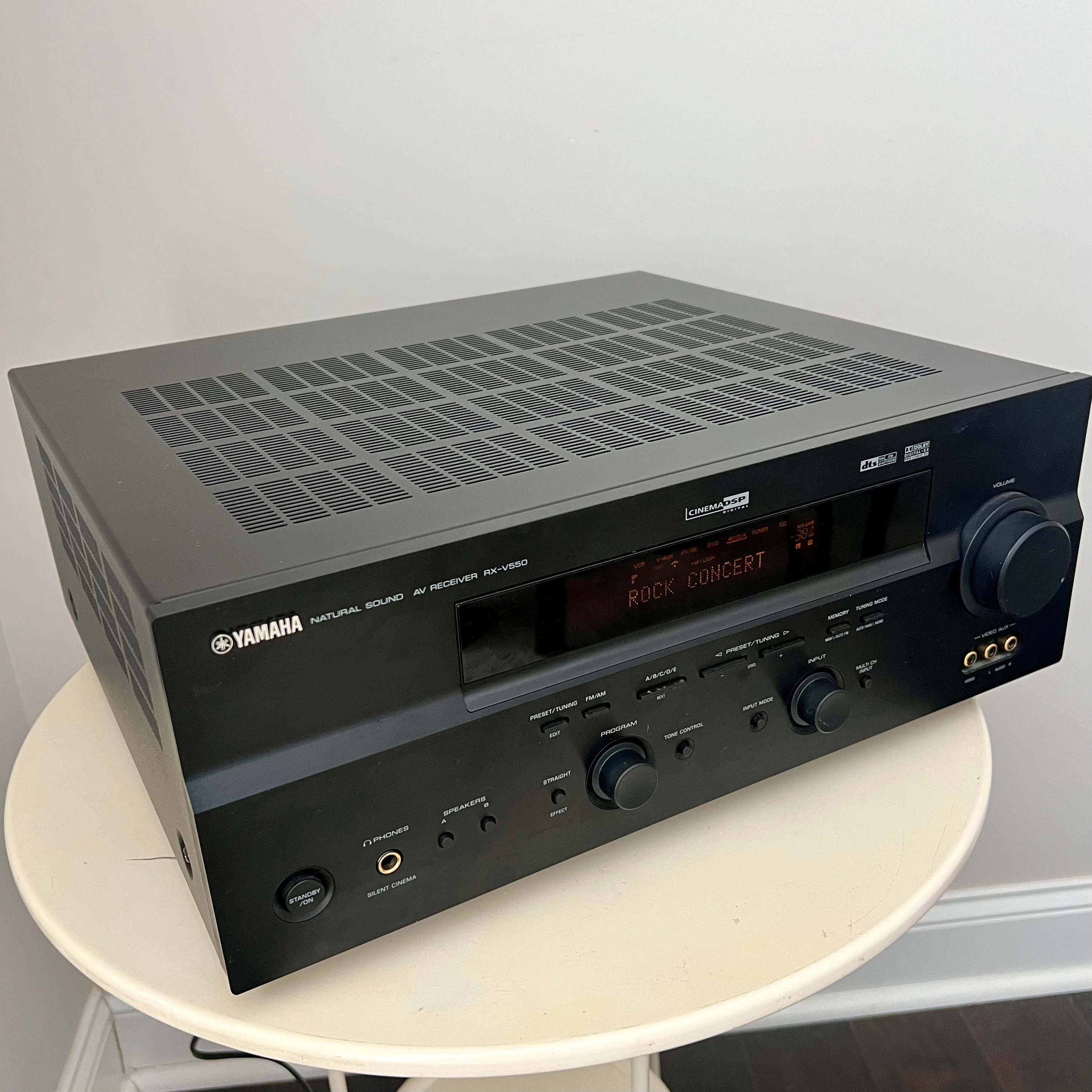 Receptor AV Yamaha RX-V550 vintage: Amplificador y sintonizador de