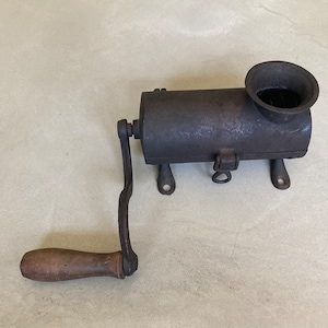 Vintage Cast Iron Meat Chopper Manual Meat Grinder Table Top Bolt On Cast Iron Meat Grinder Wooden Handle