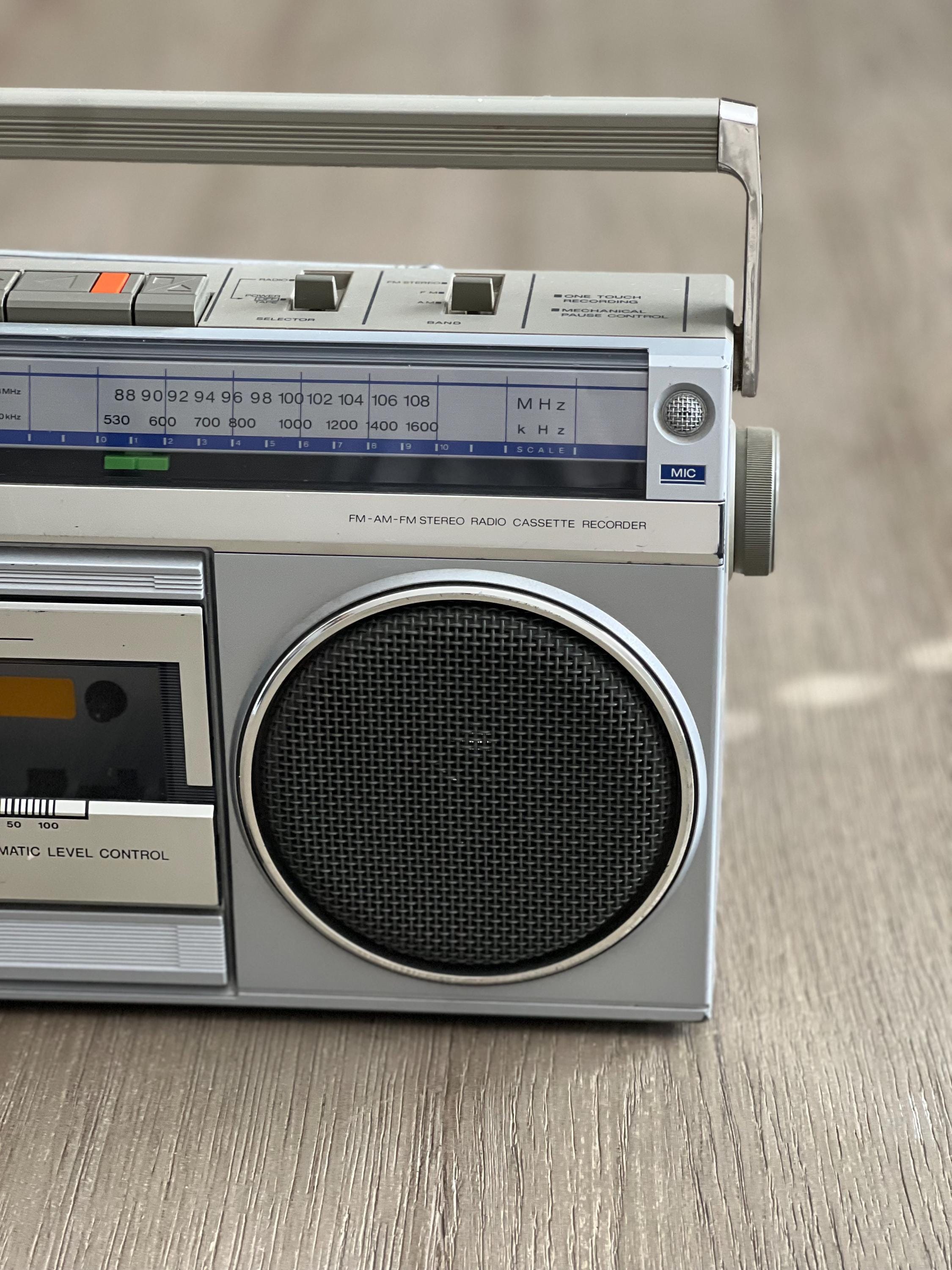 Panasonic FM AM Stereo Radio Model RX - 4940 Made in Japan