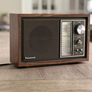 Vintage Panasonic Radio AM FM Model RE-6289 Made in Japan Wood