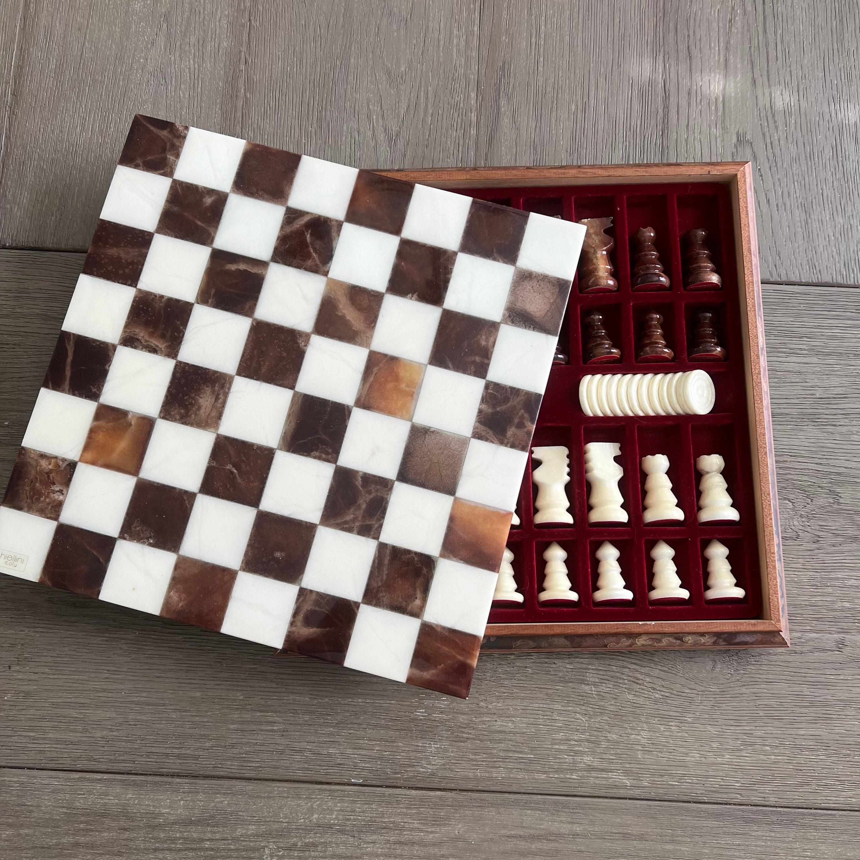 Jeu d'échecs en albâtre de Volterra noir et blanc, Italie années 1970