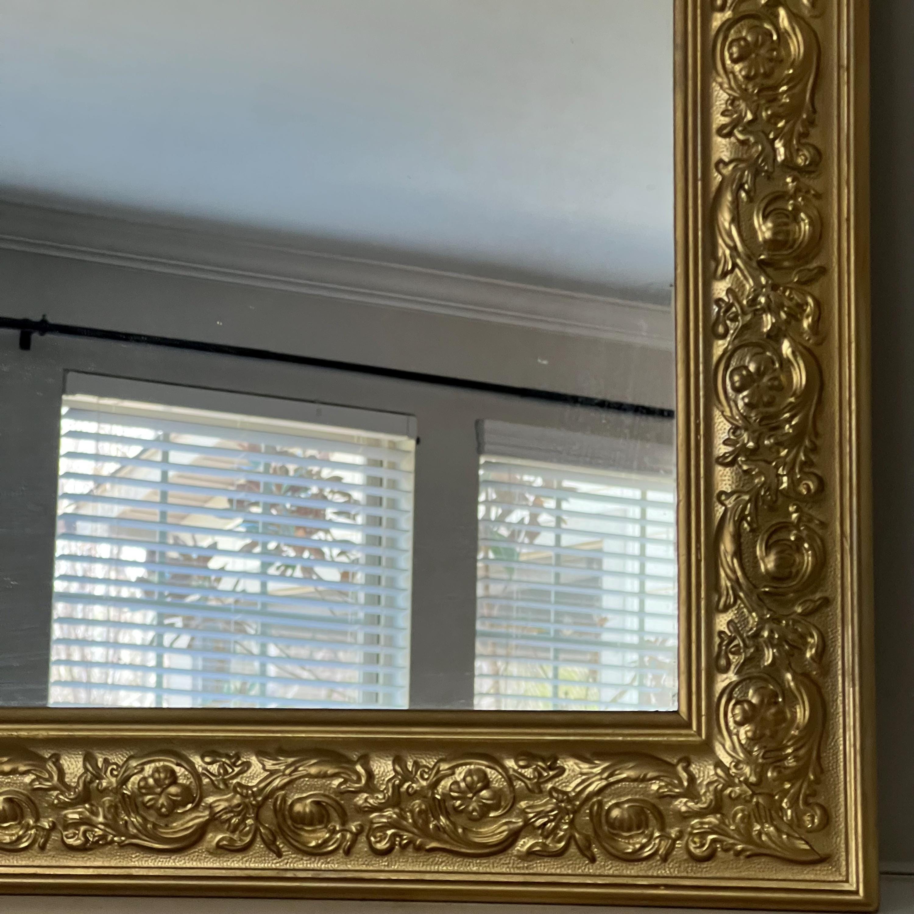 ヴィンテージゴールドギルトミラー：彫刻入り木製フレーム、米国製、33