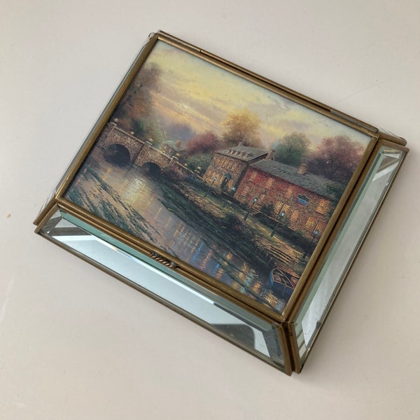 Thomas Kinkade Trinket Box Peintre de Light Lamplight Inn Boîte à bijoux Laiton & Miroir biseauté Trapèze Forme charnière Trinket Keepsake Box