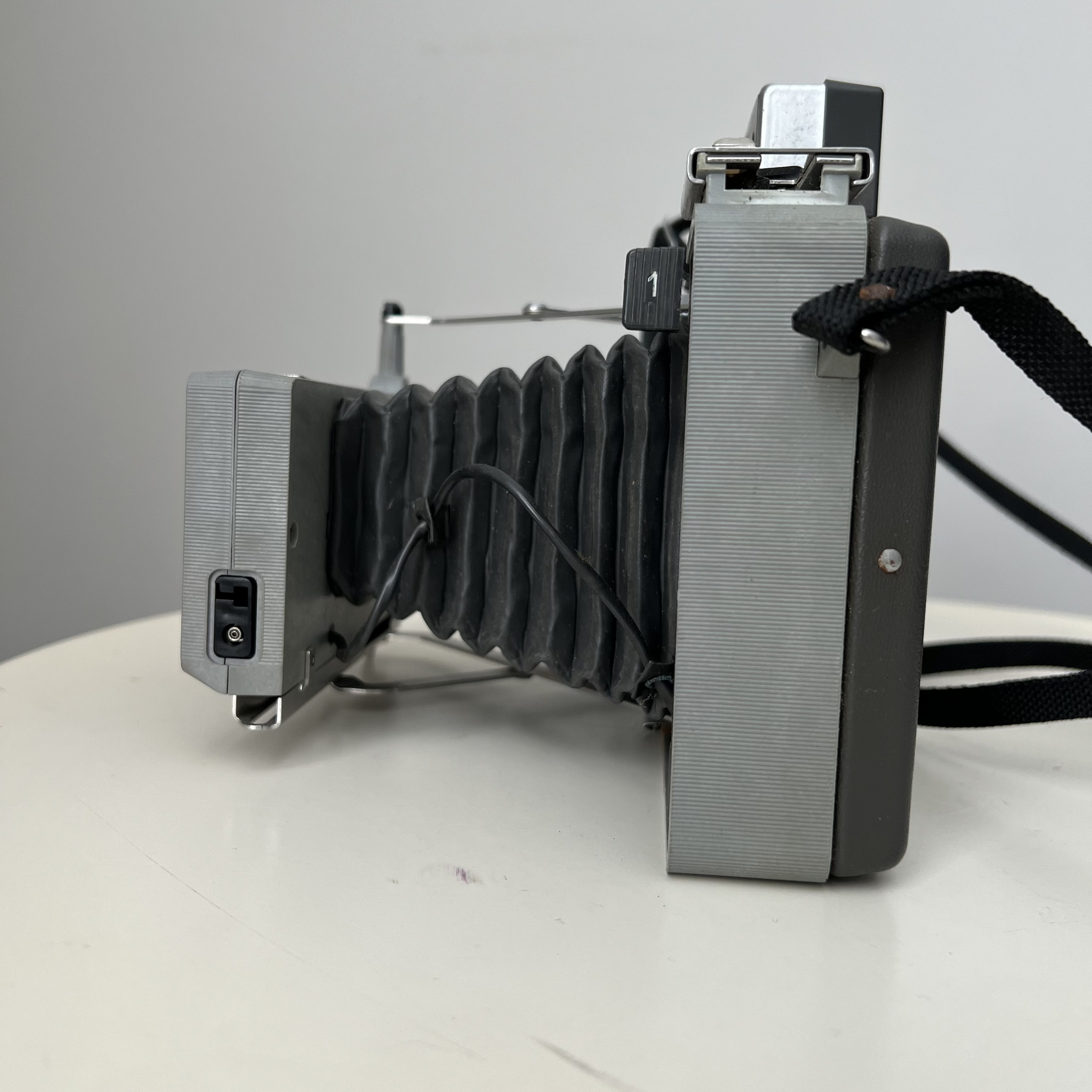 ヴィンテージ ポラロイド 440 ランドカメラ：1960年代のレトロ
