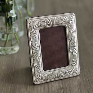 Vintage Lunt Sterling Silver 8”x6” Picture Frame for 5”x4” Photo Collectible Sterling Carved Ornate Art Photo Frame Wedding Gifts Marked 925