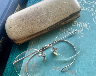 Lunettes de vue dorées sans cadre vintage 12 carats Bausch & Lomb sur les oreilles branches torsadées Lunettes de vue antiques sans cadre