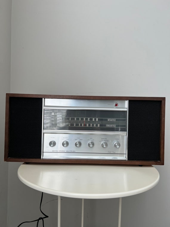 Vintage Penncrest Radio AM FM Stereo Multiplex Solid State J C Penny  Modello 5909 Grande Radio da tavolo Copertura in legno Altoparlanti  incorporati Funzionanti -  Italia