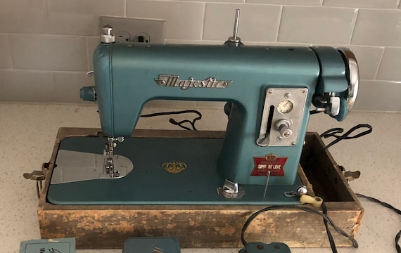 Vintage Majestic Super Deluxe Sewing Machine Made in Japan
