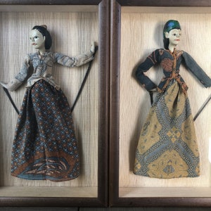Vintage Indonesian Wayang Golek Rod Set of 2 Puppets Museum In Wood & Glass Display Case Traditional Javanese Theater Puppets