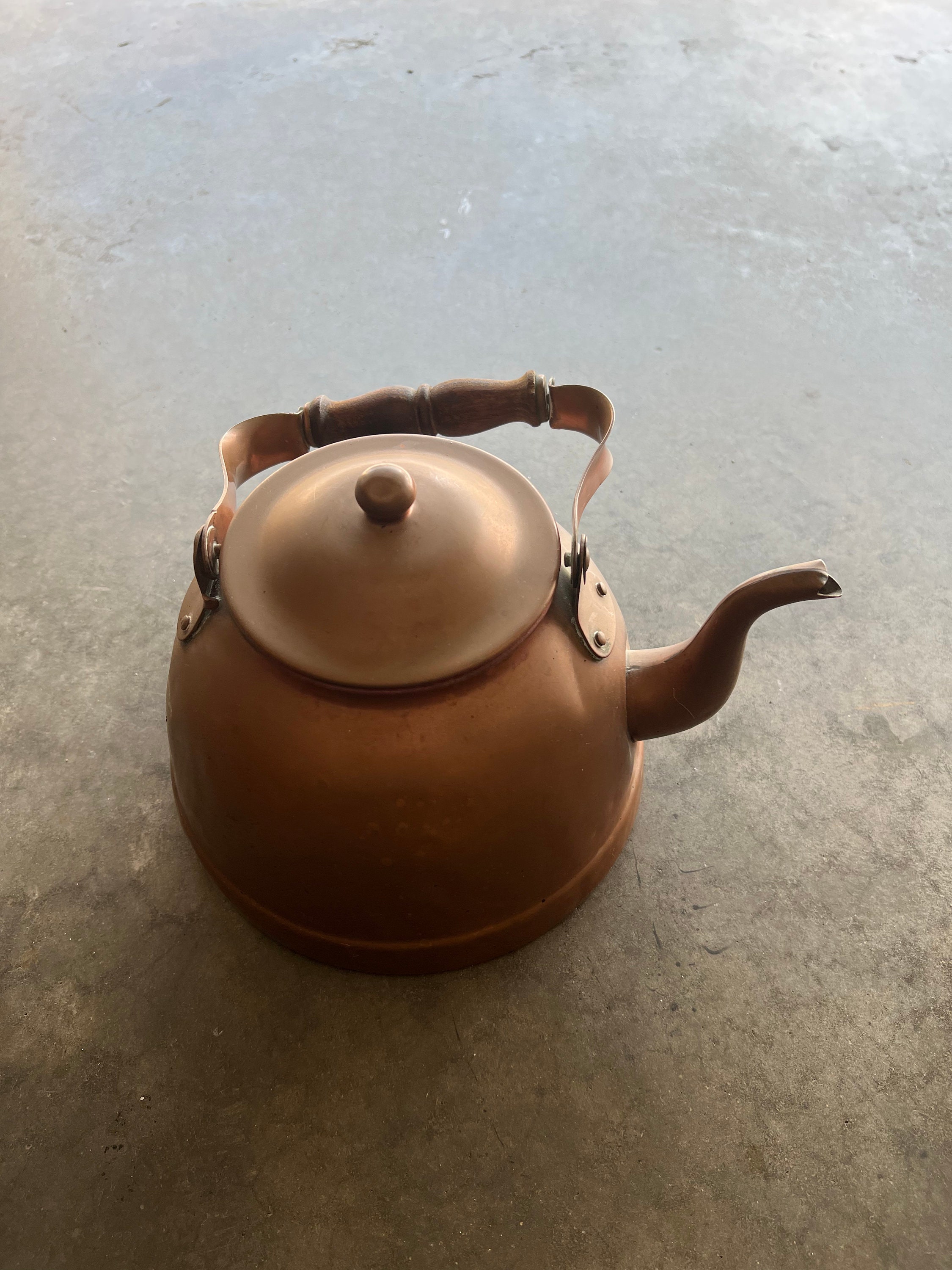 TAGUS COPPER KETTLE ポルトガル製 Vintage TAGUS Portugal Copper Teapot: Swan Spout, Wooden Handle