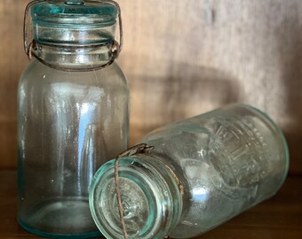 Bocal en verre vintage, boule de verre bleu aqua, bocal d'un litre, couvercle en verre, fil métallique pour conserves, bocal en verre d'un litre aqua