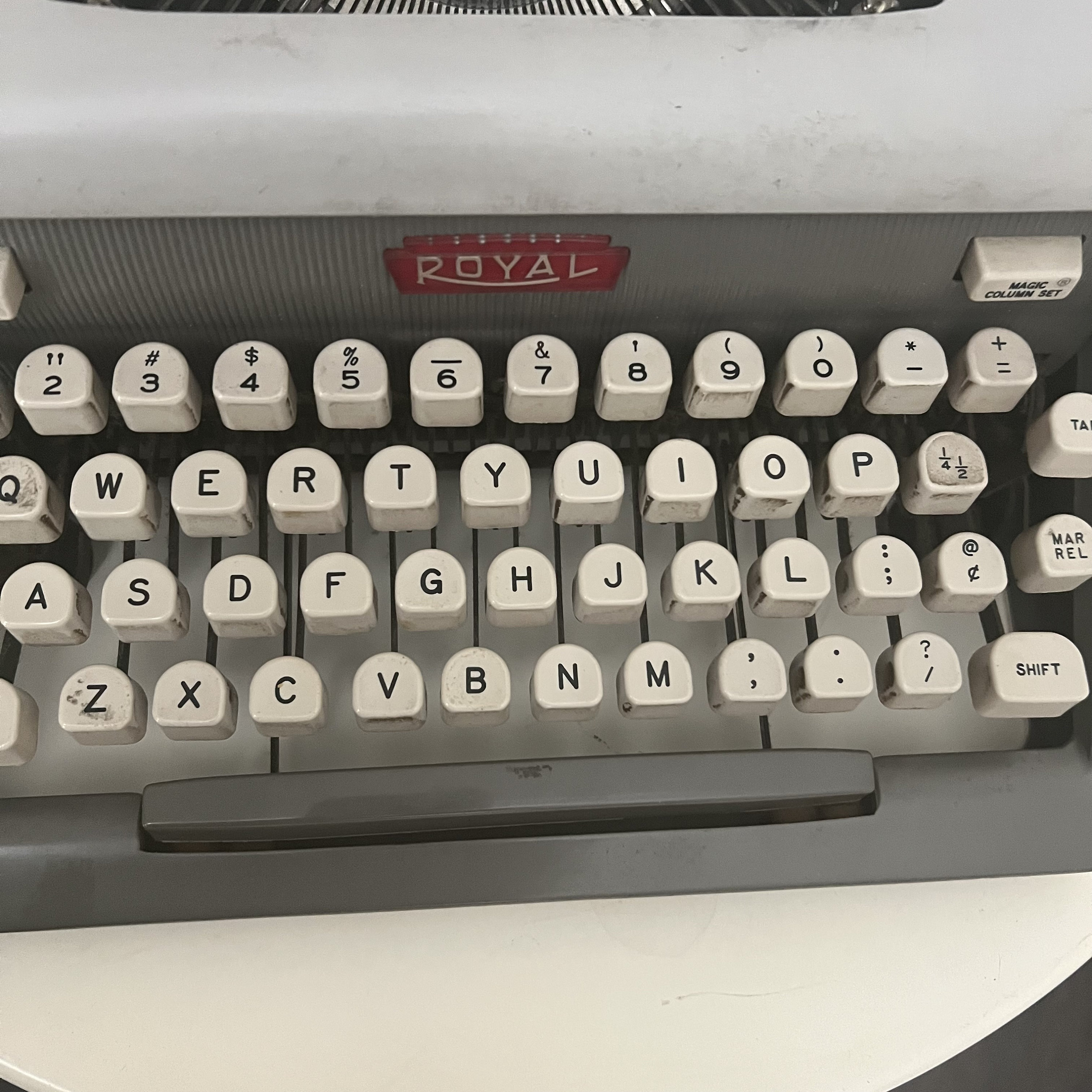 アンティーク Royal Futura 800 タイプライター - 1960年代の