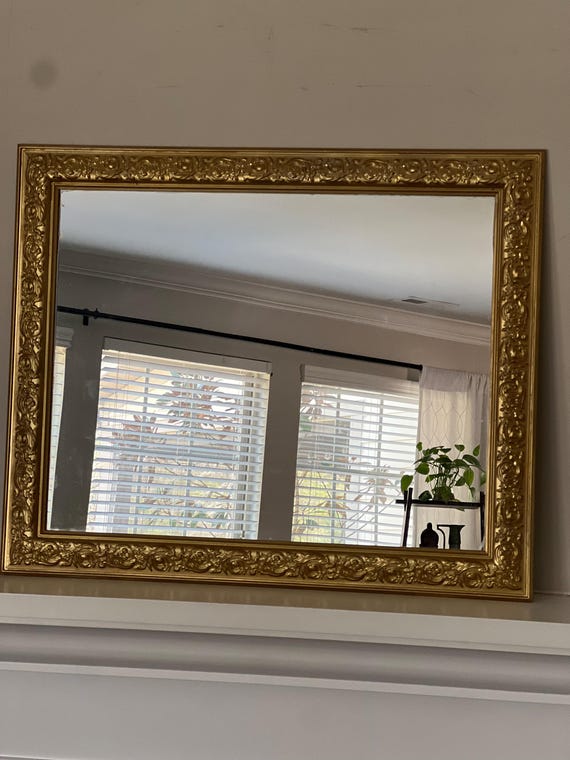 ヴィンテージゴールドギルトミラー：彫刻入り木製フレーム、米国製、33