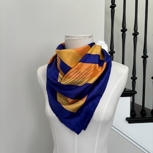 Handbedruckter Seidenschal Blau Orange Gelb Bold Striped 34 Inch großer quadratischer Art Deco Seidenschal