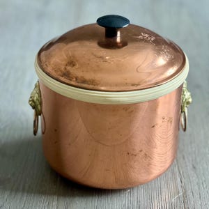 Vintage Copper Ice Bucket Coppercraft Guild Taunton Mass Brass Lion Accent Handle Ice Bucket Wine Bottle Insulated Champagne Bucket USA