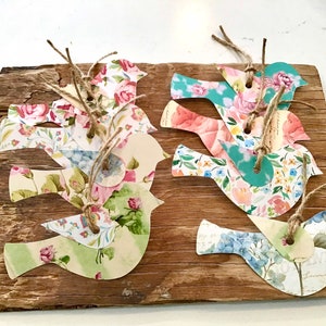 Floral birds gift tags