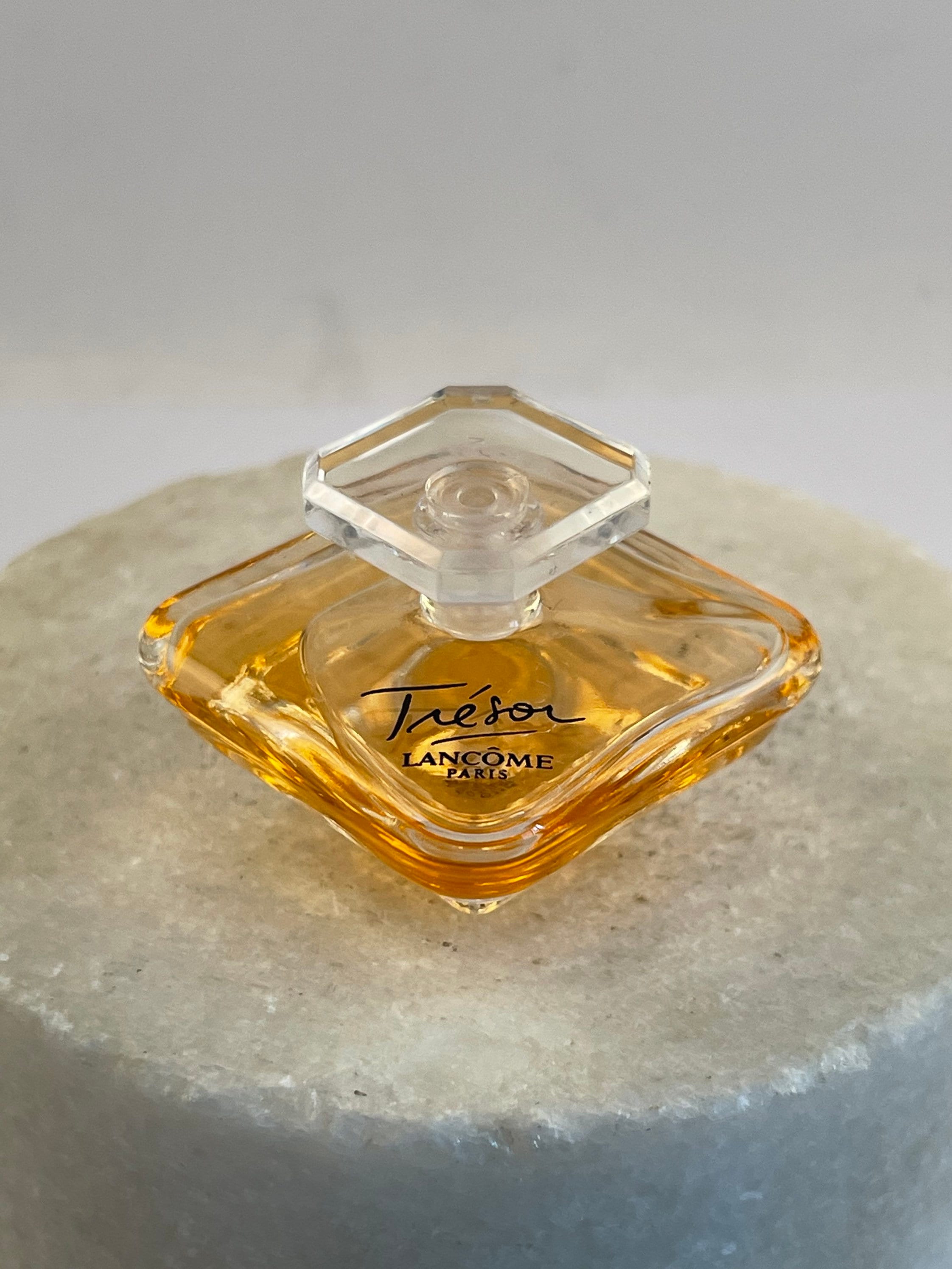 Lancôme Trésor 香水とボディローションセット Lancome Tresor Perfume for Women - 3 Pc Gift Set: 1oz EDP