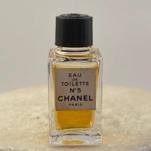 Vintage Chanel No. 5 Eau De Toilette 4 ml Splash. 80% Vol. image 1