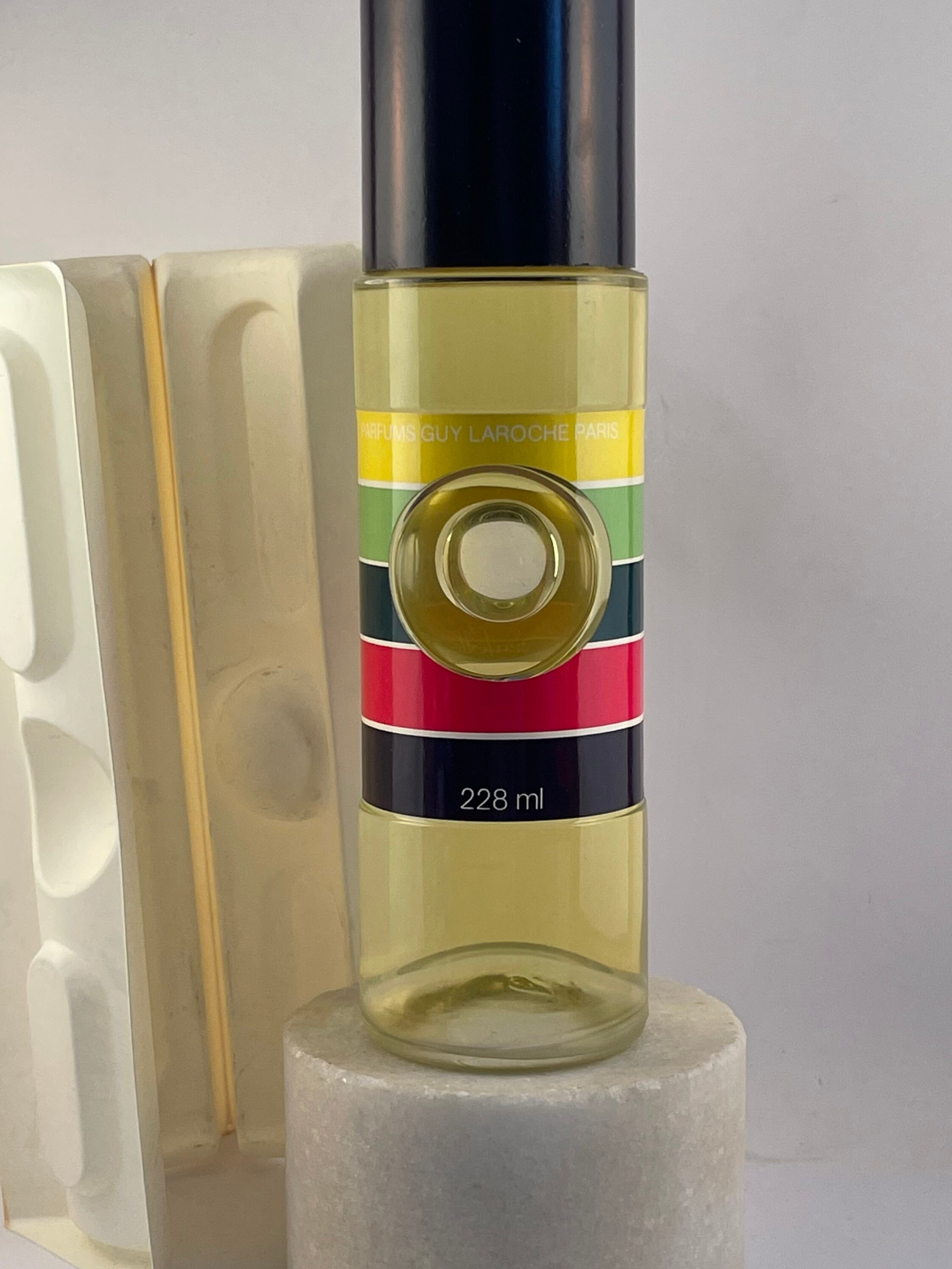 Millésime Guy Laroche 'Eau Folle' Guy Laroche. Énorme Splash de