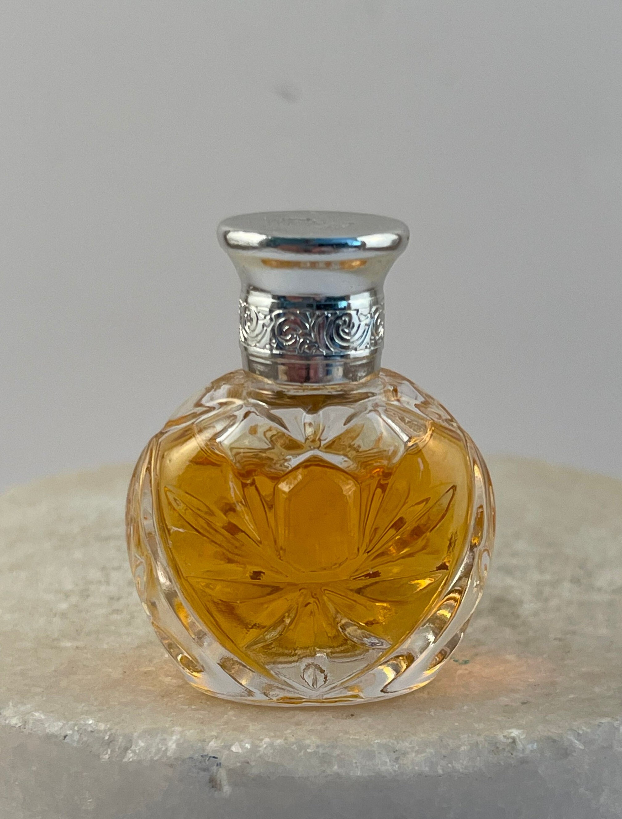 Vintage Ralph Lauren Safari For Women Eau De Parfum 4 ml / 1/8 fl oz. 80%  Vol. Splash. Discontinued.