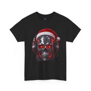 Cyberpunk kerst T-shirt met doodskop | Neon techwear | Kerstcadeau voor gamers en programmeurs | Hacker esthetiek | Kerstmuts