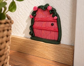 Rosa Feentür aus FIMO mit Ranken, handgemachtes Unikat fürs Kinderzimmer
