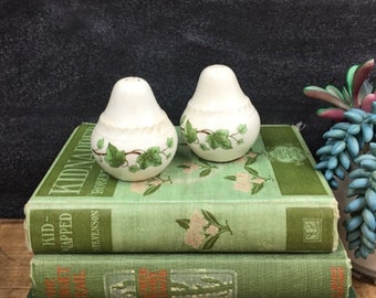 Vintage Cream Ceramic Napkin Holder with Green Ivy