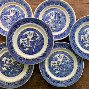 Vintage Blue Willow Dinner Plate: Grindley Hotel Ware or Buffalo China