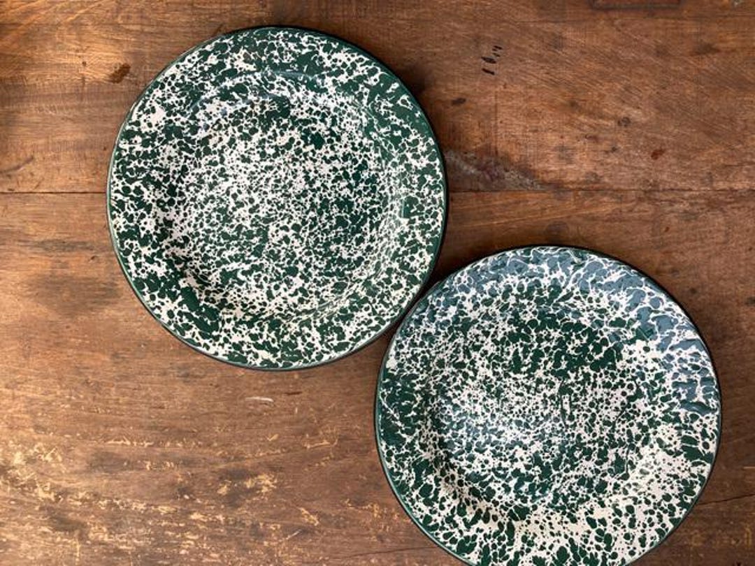 Set De Camping En Fonte émaillée Vintage Vert Moucheté - 12 Pièces (assiettes, Bols, Tasses) - Occasion