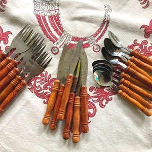 Vintage Wood Handled Flatware Set: 20 Piece Rustic Silverware