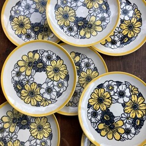 MCM Yellow Black Daisy Dinner Plate(s) Andre Ponche Decostone American Made  Dinnerware Price PER Plate Mod Flower 1970s Plate