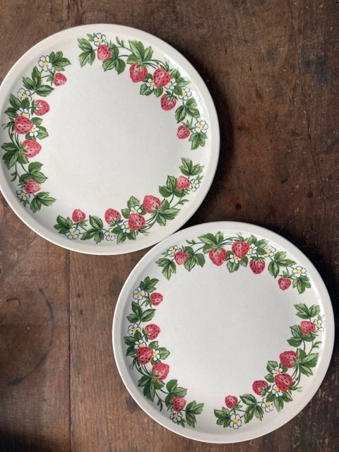 Vintage Strawberry Plates 2 Dinner Plates Shenandoah Ware Paden