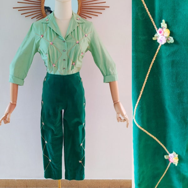 1950s Marvellous Malbe Matador Set / Vintage 50s Mint Cotton Blouse + Emerald Velvet Cigarette Pants + Gold Lurex Harlequin Piping + Flowers