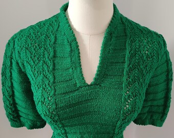 1940er Jahre Supersüßer Zopfmuster Pullover / Vintage 40er Jahre Smaragdgrüner Pinup Pullover Sweater + Hochbund