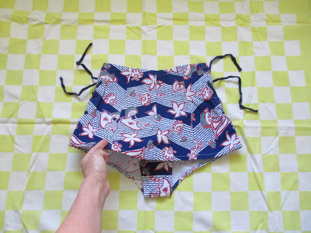 0401~Vintage Effect MARINE Shorts