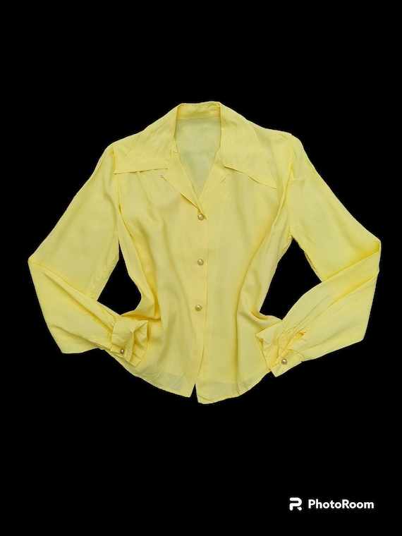1940s Doris Dagger Delicious Blouse / Vintage 40s Yellow Rayon Shirt + Pointy Sharp Collar + Pleat Shoulder + Bishop Sleeve + Cuffed Wrist