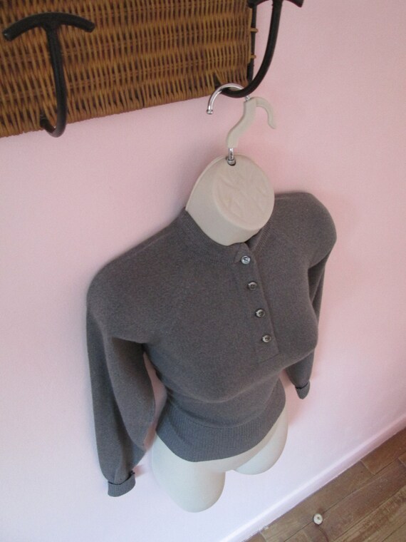 Sweater Girl Vintage 1950s 50s Grey Wool Knit Pull