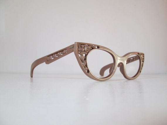 Amazing Vintage 1950s 50s Carved Rosy Brown Cool R