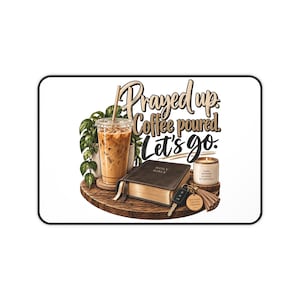Tappetino da scrivania con Bibbia e tema "Prayed Up Coffee" / Tappetino motivazionale per la postazione di lavoro (Neoprene)