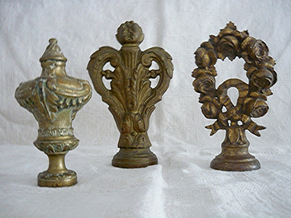 Three Antique Brass Dry Lamp Finials Three Antique Brass Dry Lamp, Antique Lamp Finials