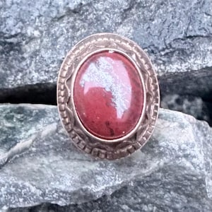Vintage Kalevala Koru Finland Bronze Statement Ring with Red Jasper Stone, Adjustable Modernist Open Band Shield Ring, Signed Nordic Jewelry