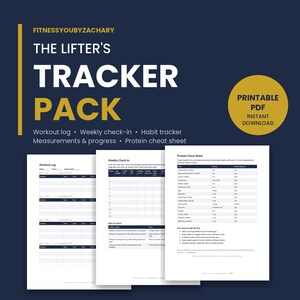 Può includere: Un pacchetto di monitoraggio fitness digitale che include un registro di allenamento, check-in settimanale, tracker delle abitudini, misurazioni e progressi, e una scheda proteica. La grafica blu scuro include il testo FITNESSYOUBYZACHARY THE LIFTER'S TRACKER PACK.