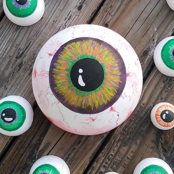 Halloween Wreath, Halloween Art, Eyeball Wall Art, Halloween Prop Decor